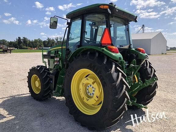 Image of John Deere 6105E equipment image 4