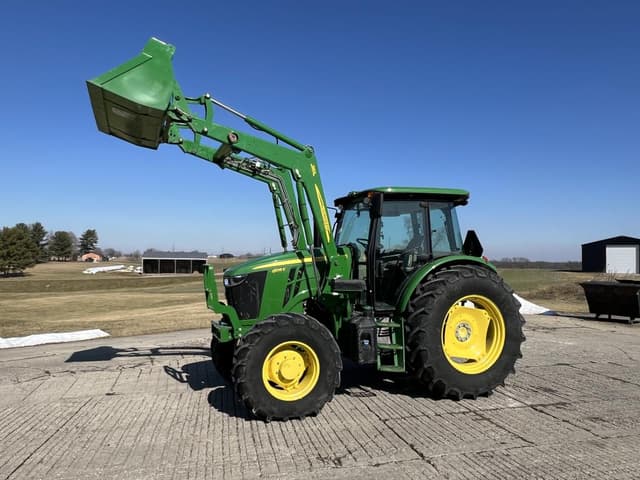 Image of John Deere 6105E equipment image 4