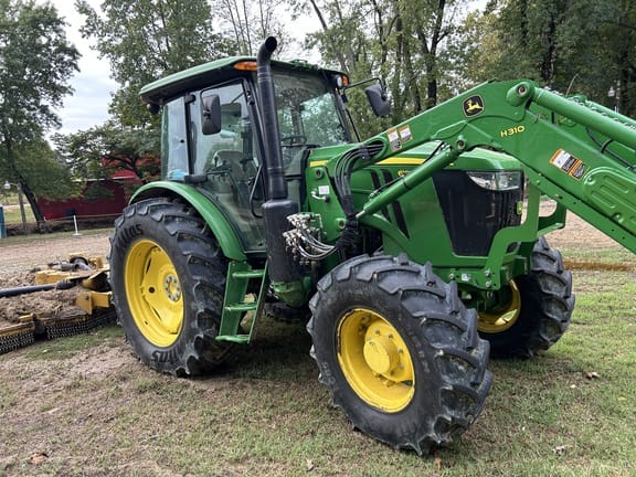 2023 John Deere 6105E Equipment Image0