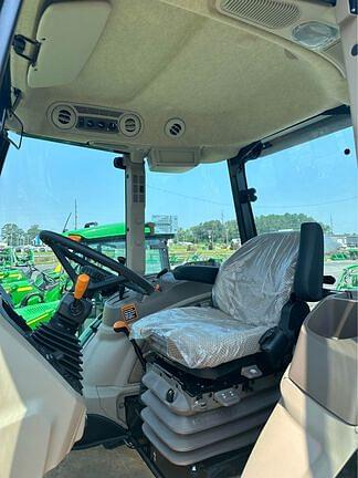 Image of John Deere 6105E equipment image 3