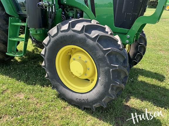 Image of John Deere 6105E equipment image 1