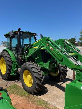 Image of John Deere 6105E equipment image 3