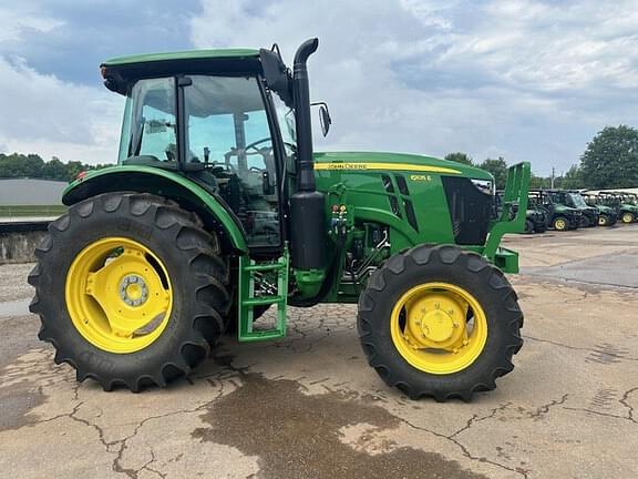 Image of John Deere 6105E equipment image 2