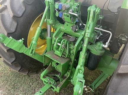 Image of John Deere 6105E equipment image 3