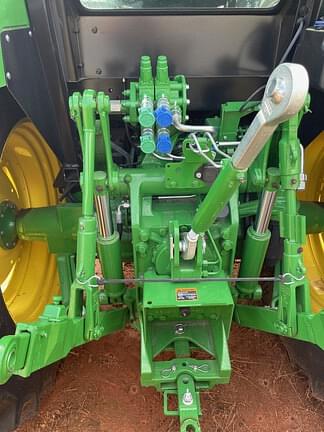 Image of John Deere 6105E equipment image 2