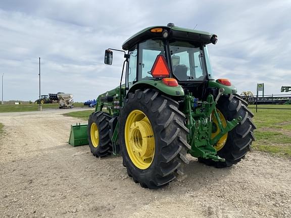 Image of John Deere 6105E equipment image 4