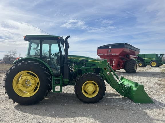 Image of John Deere 6105E equipment image 4