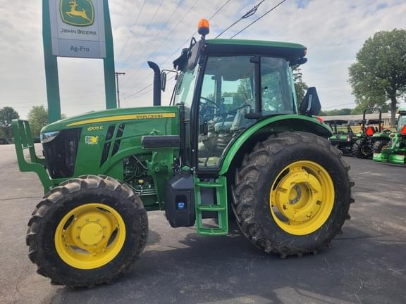 Image of John Deere 6105E equipment image 4
