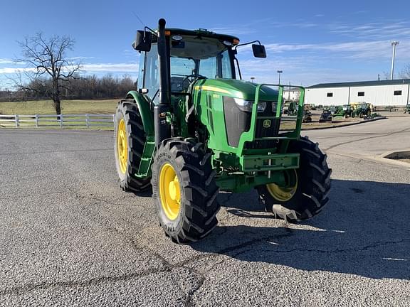 Image of John Deere 6105E equipment image 4