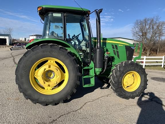 Image of John Deere 6105E equipment image 3