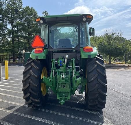 Image of John Deere 6105E equipment image 3