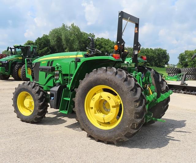 Image of John Deere 6105E equipment image 1