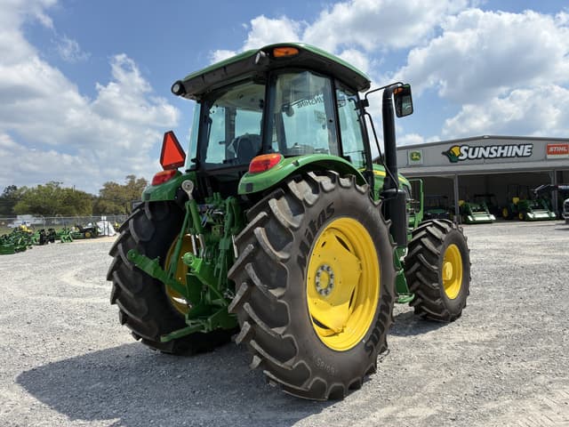 Image of John Deere 6105E equipment image 4