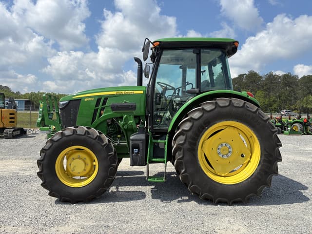 Image of John Deere 6105E equipment image 1