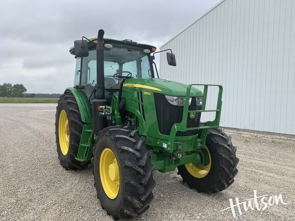 2023 John Deere 6105E Equipment Image0