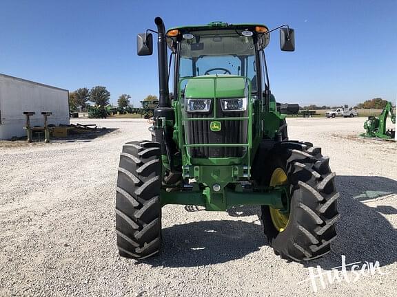 Image of John Deere 6105E equipment image 3