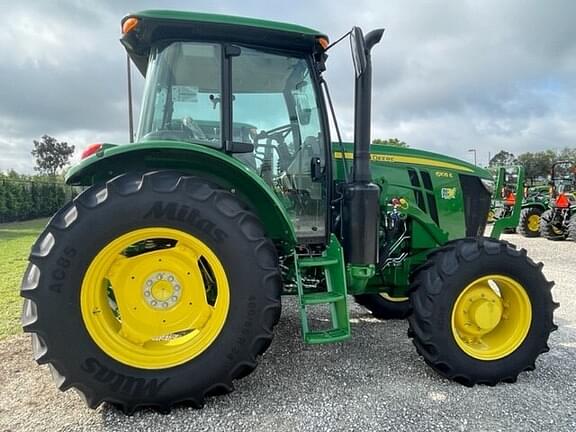 Image of John Deere 6105E equipment image 4