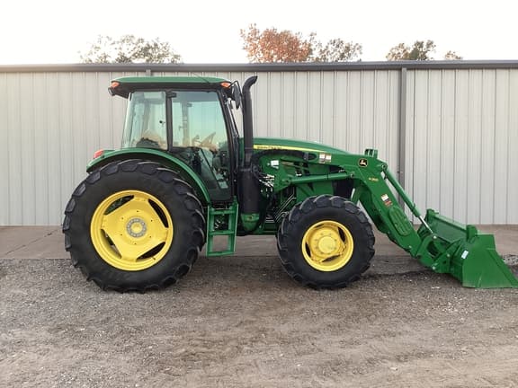 Image of John Deere 6105E equipment image 4