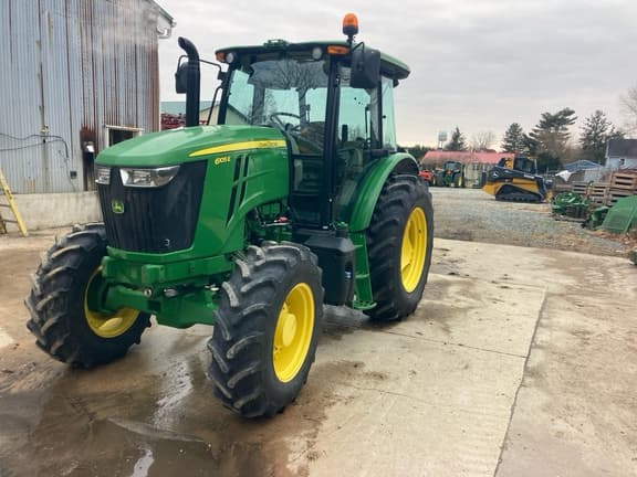 Image of John Deere 6105E equipment image 3