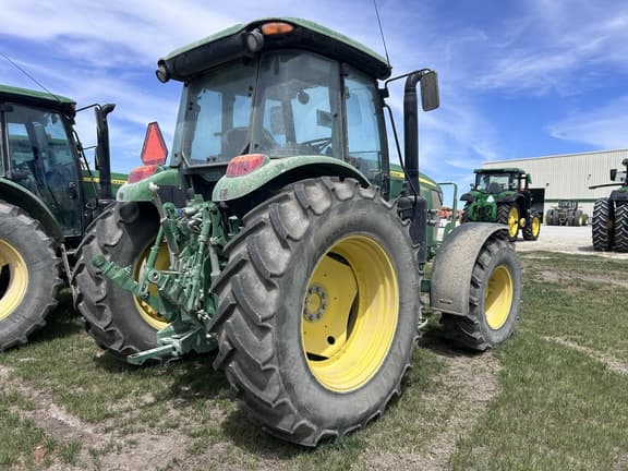 Image of John Deere 6105E equipment image 3