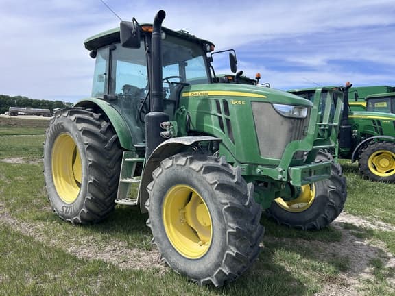 Image of John Deere 6105E equipment image 1