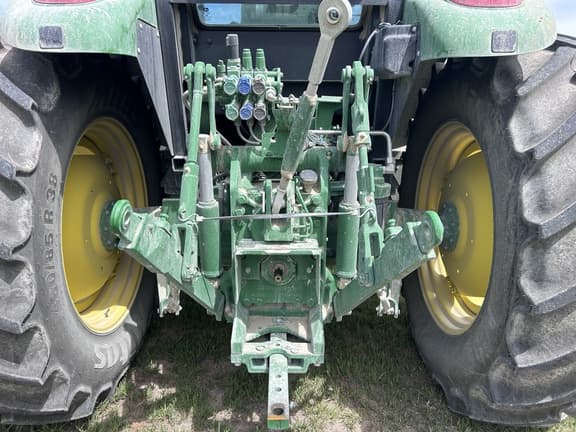 Image of John Deere 6105E equipment image 4