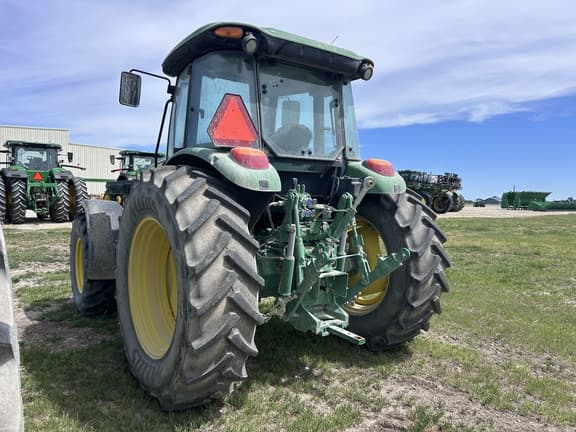 Image of John Deere 6105E equipment image 2