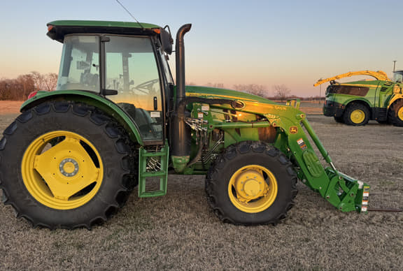 Image of John Deere 6105E equipment image 2