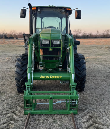 Image of John Deere 6105E equipment image 3