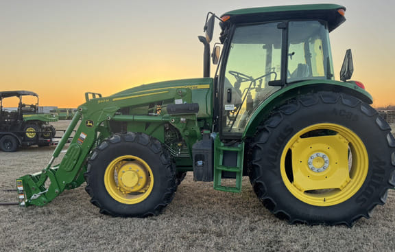 2023 John Deere 6105E Equipment Image0