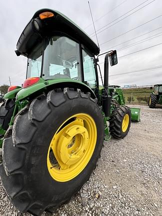 Image of John Deere 6105E equipment image 4