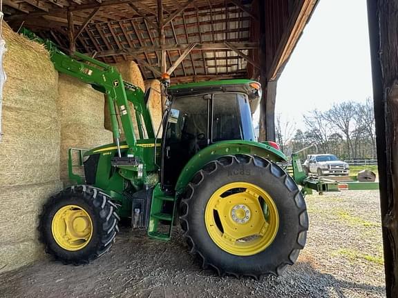 Image of John Deere 6105E equipment image 1