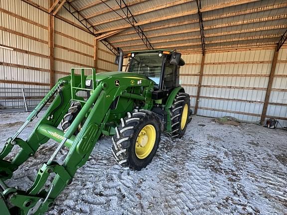 Image of John Deere 6105E equipment image 4