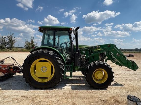 Image of John Deere 6105E equipment image 3