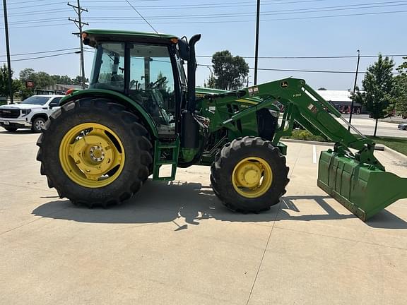Image of John Deere 6105E equipment image 4