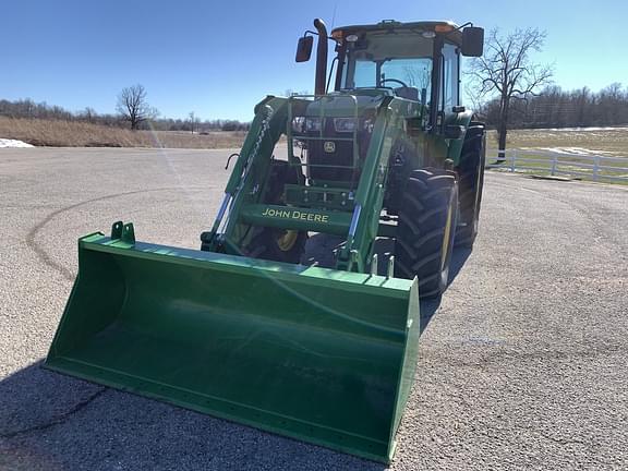 Image of John Deere 6105E equipment image 3