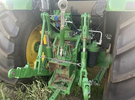 Image of John Deere 6105E equipment image 4