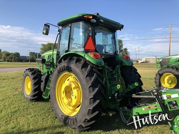 Image of John Deere 6105E equipment image 3