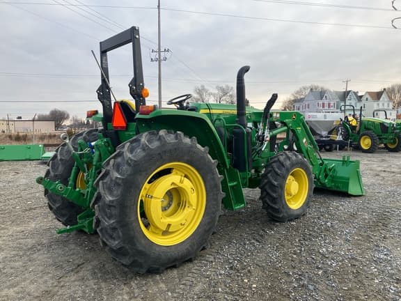 Image of John Deere 6105E equipment image 3