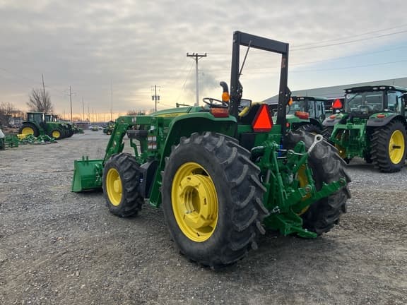 Image of John Deere 6105E equipment image 2