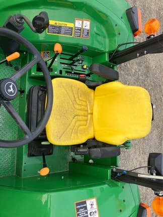 Image of John Deere 6105E equipment image 4