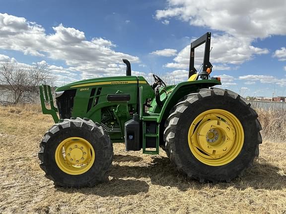Image of John Deere 6105E equipment image 1