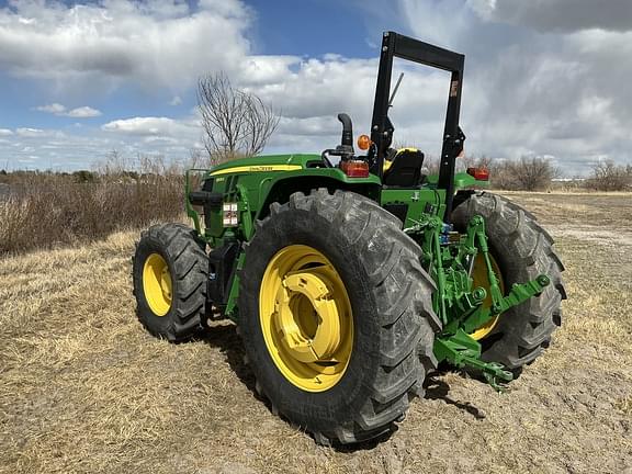 Image of John Deere 6105E equipment image 2