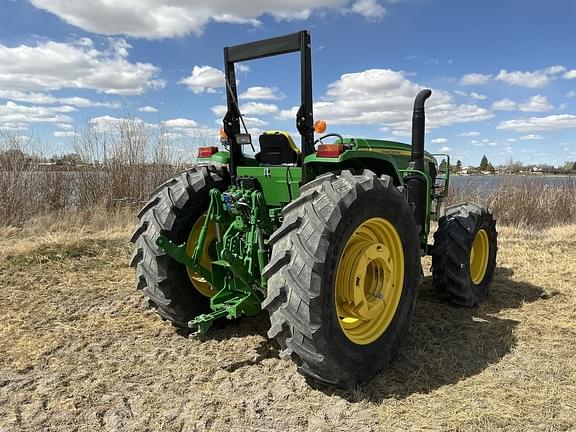 Image of John Deere 6105E equipment image 4