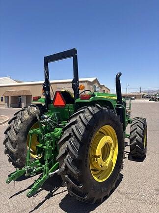Image of John Deere 6105E equipment image 3