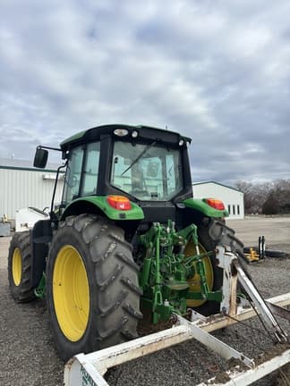 Image of John Deere 6110M equipment image 3