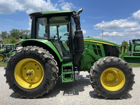 Image of John Deere 6110M equipment image 2