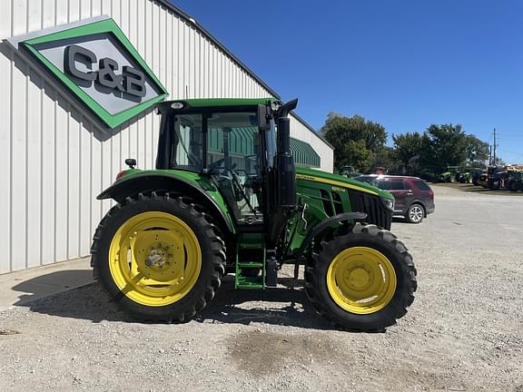 Image of John Deere 6110M equipment image 4