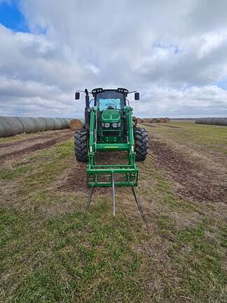 Image of John Deere 6110M equipment image 2