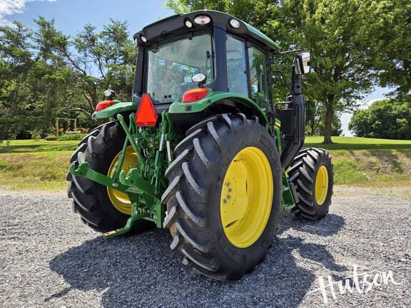 Image of John Deere 6110M equipment image 3